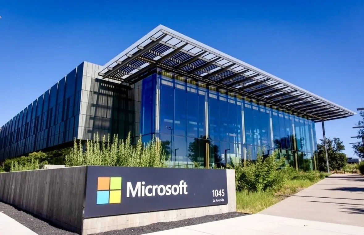Microsoft Mengklaim Data Center AI Lebih Hemat Air: Kemajuan atau Narasi Korporat